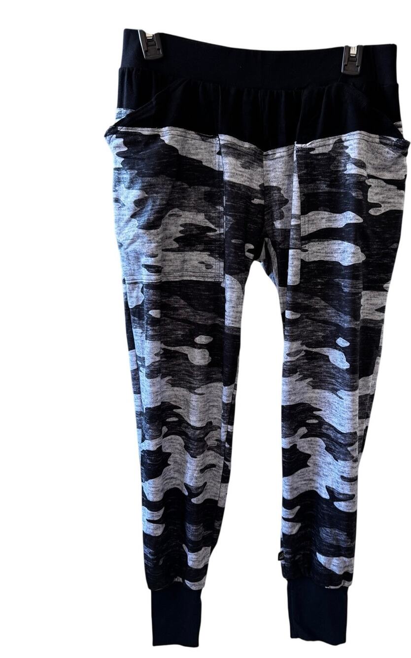 TEREZ Women's Camo Stretch Relaxed Jogger Pants Size L NWT